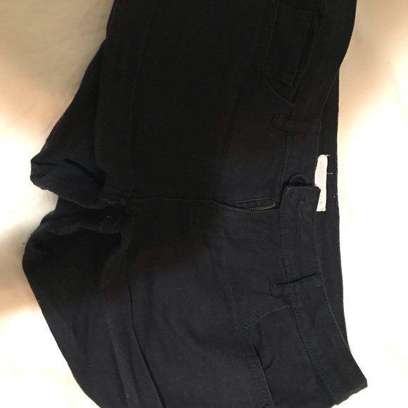 Shorts - Picture 6 of 8